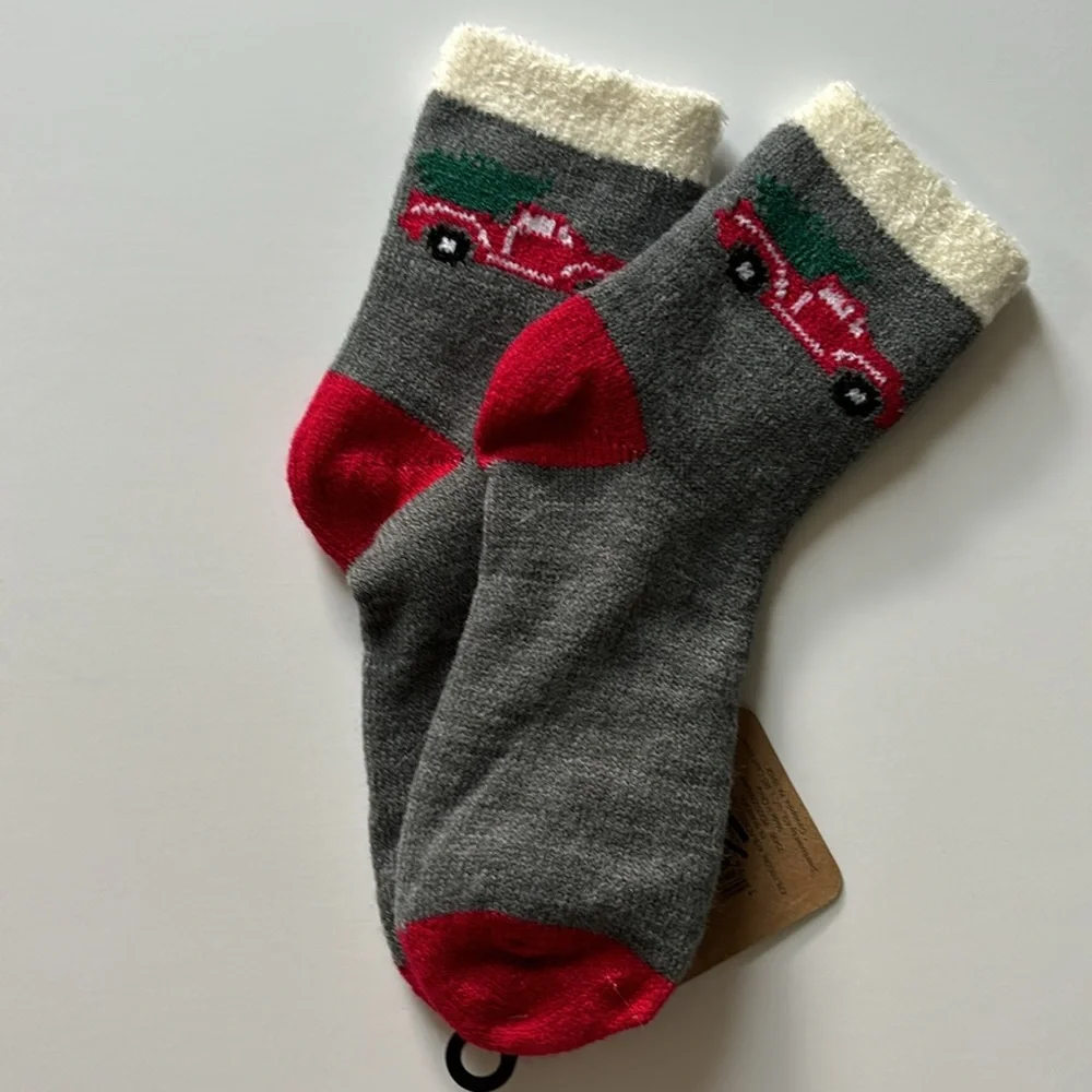 Northeast Outfitters Women’s Christmas Holiday Truck Cozy Cabin Socks